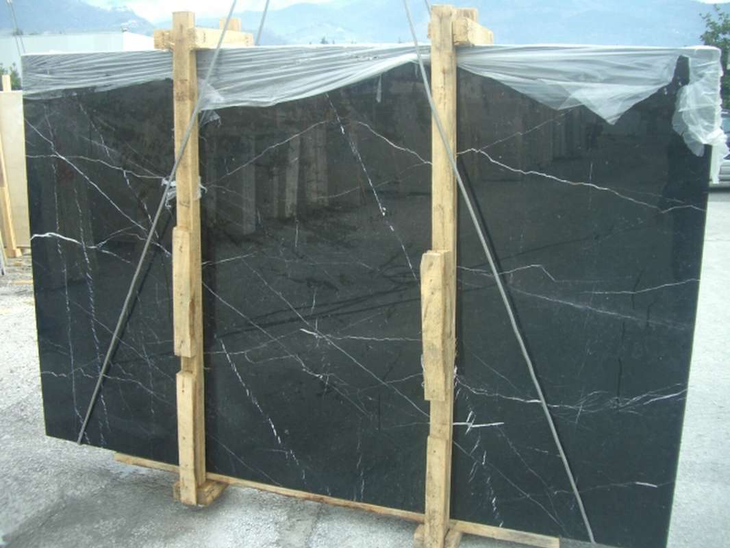 NERO MARQUINA